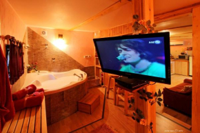 Гостиница Under the Walnut Tree Shade Lodge  Adi